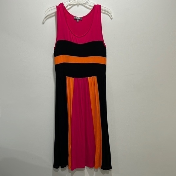Neiman Marcus Dresses & Skirts - NEIMAN Marcus Sleeveless Dress Black and Orange size small